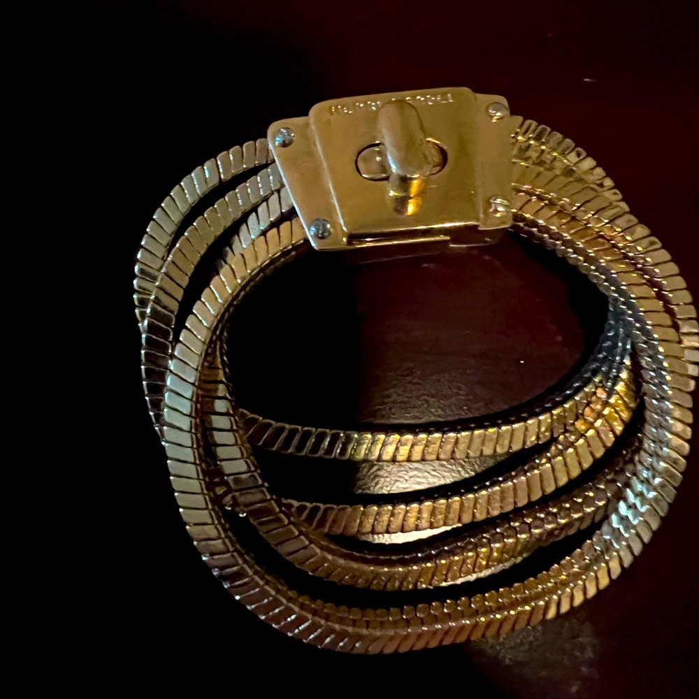 Henri Bendel gold bracelet